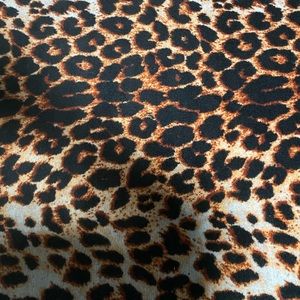 Area rug 5x8 feet brand new never used paid over $100 for it wrong colors